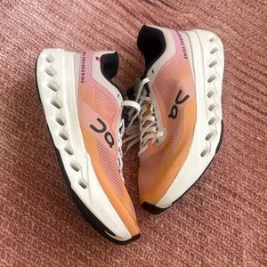 On Clouds Women's Peach and Pink Athletic Shoes NEVER WORN